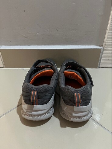 34 Beden Skechers spor ayakkabı