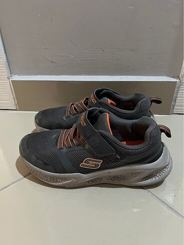 34 Beden gri Renk Skechers spor ayakkabı
