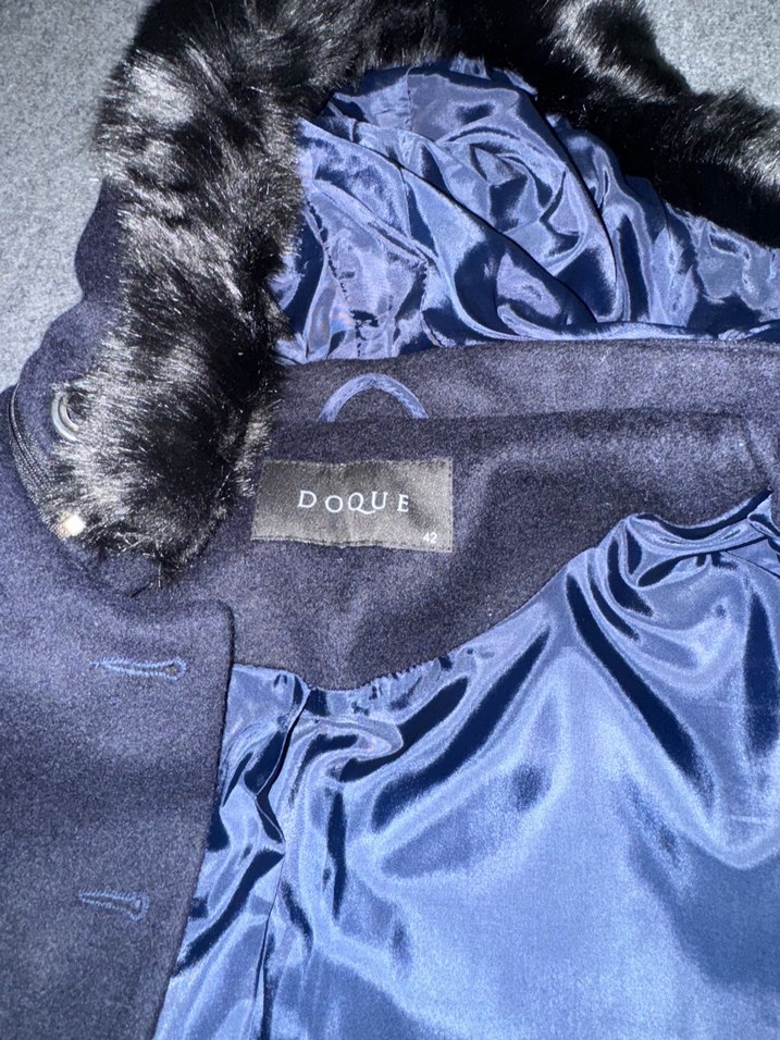 Kürklü Kapüşonlu Siyah Uzun Kaban
İki defa giyildi 3500 aldım - Görsel 4