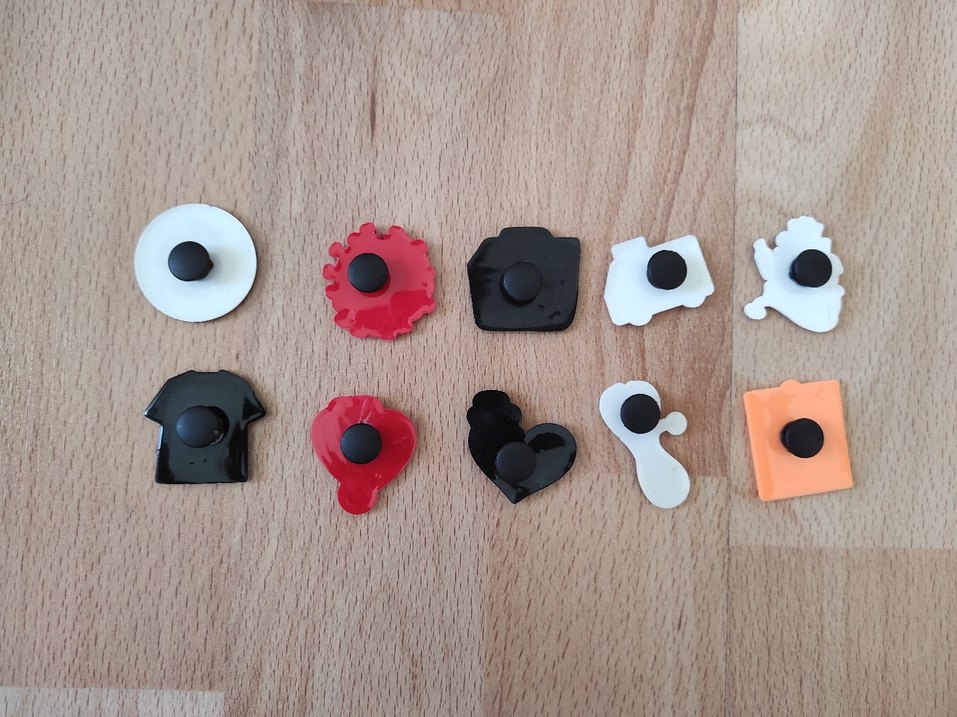 Kırmızı Sağlık Temalı Renkli Terlik Süsü - Görsel 2