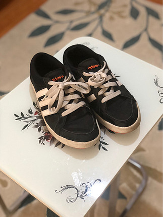 Adidas spor ayakkabı 