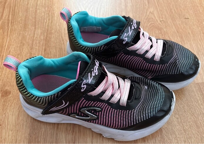 29 Beden siyah Renk Skechers 29 numara spor ayakkabı