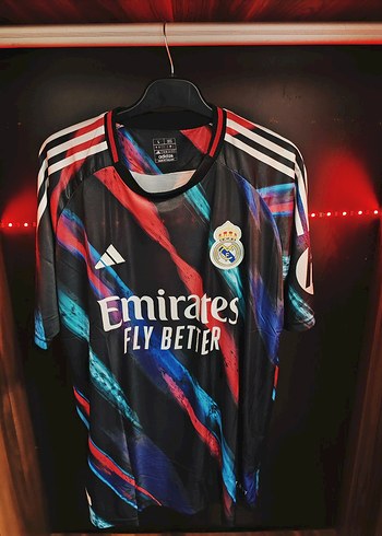 Real Madrid Ronaldo Tasarım Forma - Görsel 2