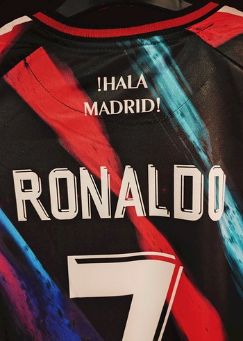 Real Madrid Ronaldo Tasarım Forma - Görsel 5