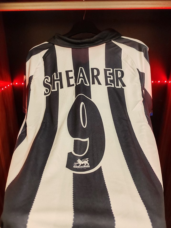 N.United Alan Shearer Retro Forma - Görsel 4