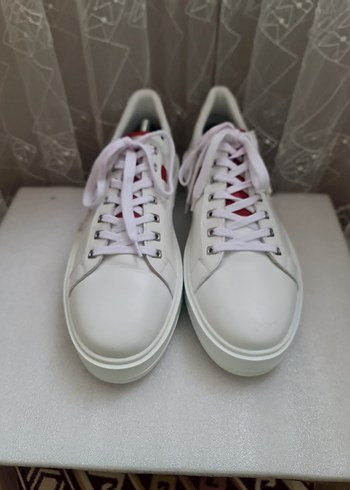 kemal tanca 44 no
Beyaz Gri Detaylı Bağcıklı Erkek Spor Ayakkabı - Görsel 4