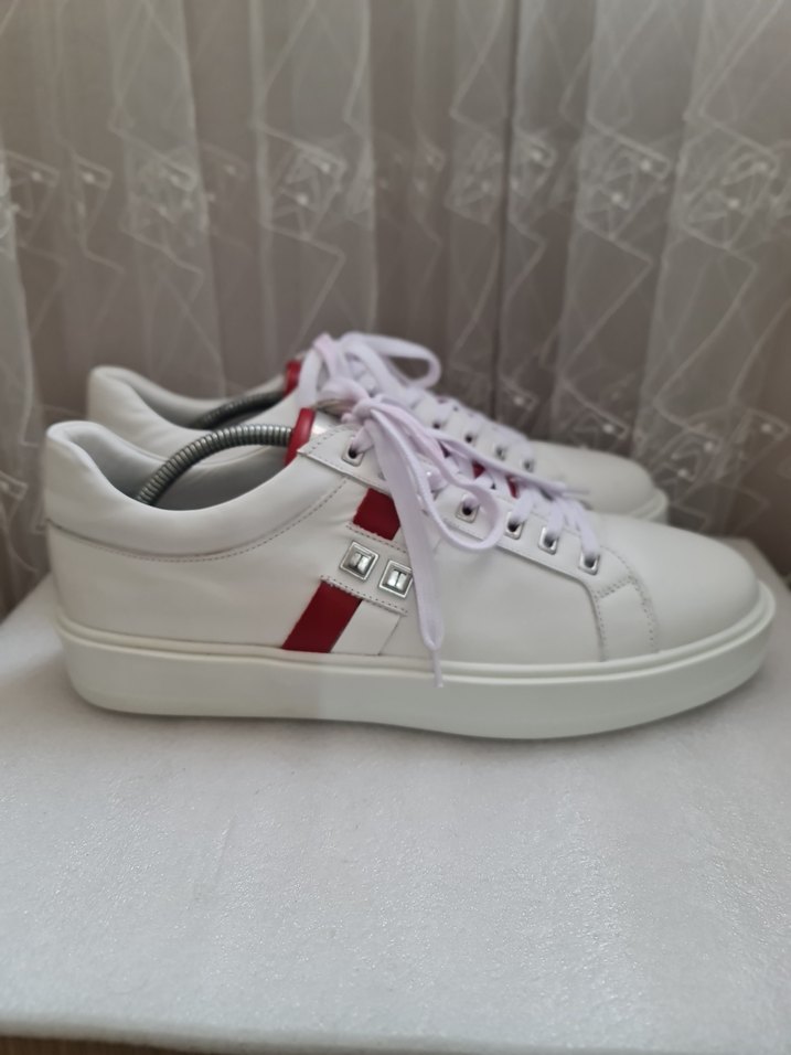 kemal tanca 44 no
Beyaz Gri Detaylı Bağcıklı Erkek Spor Ayakkabı - Görsel 3