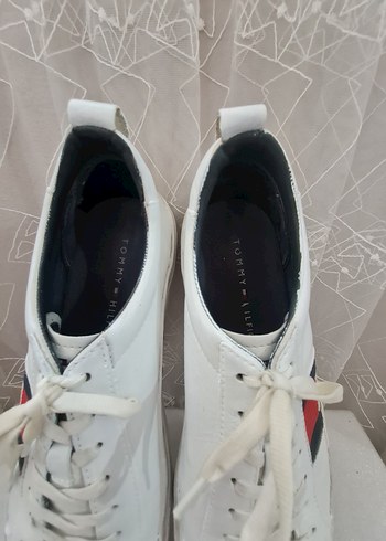 Tommy Hilfiger 42 no

Beyaz Günlük Kadın Spor Ayakkabı - Görsel 7