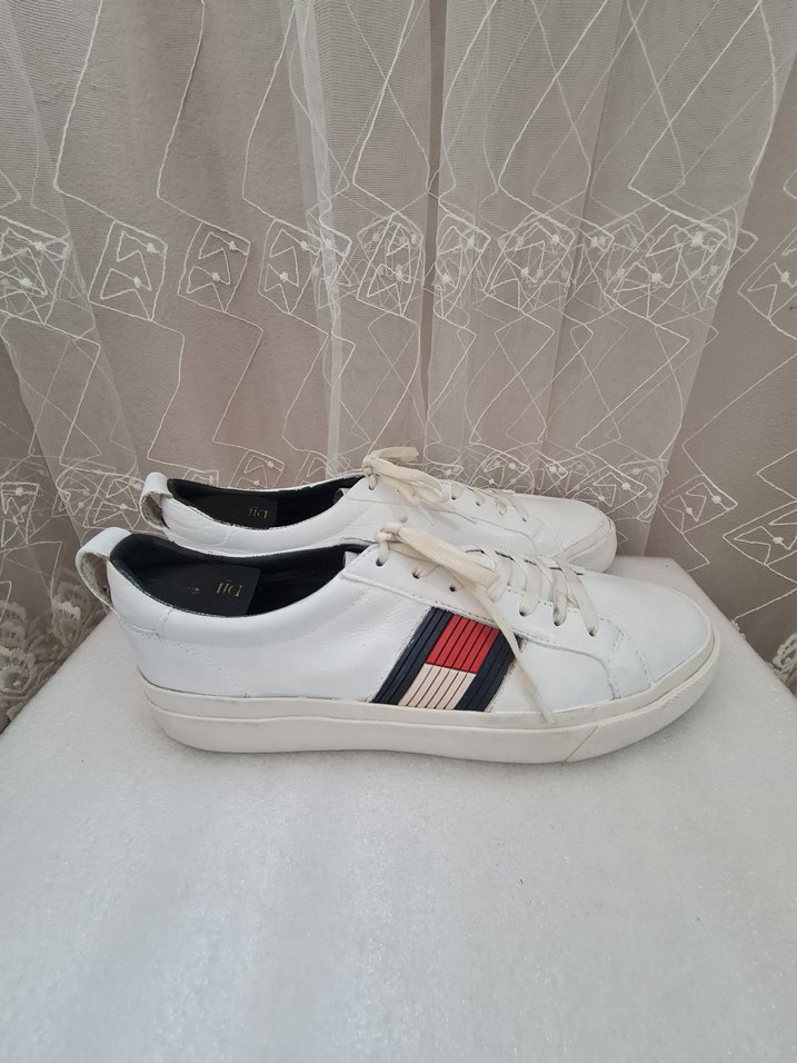 Tommy Hilfiger 42 no

Beyaz Günlük Kadın Spor Ayakkabı - Görsel 3