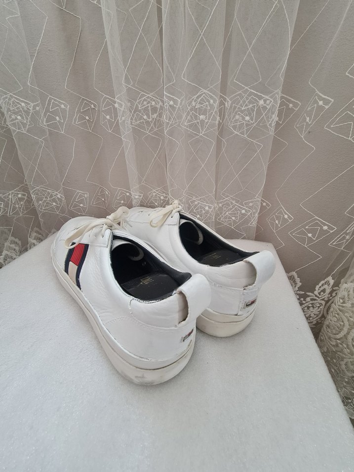 Tommy Hilfiger 42 no

Beyaz Günlük Kadın Spor Ayakkabı - Görsel 2