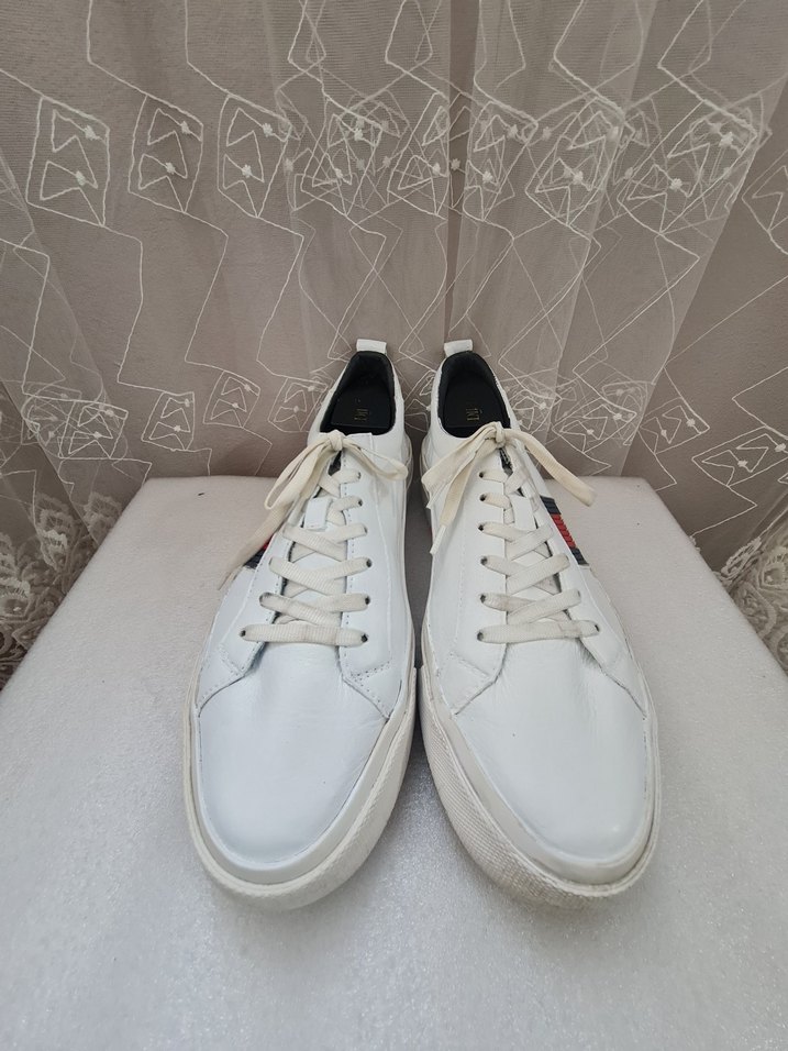 Tommy Hilfiger 42 no

Beyaz Günlük Kadın Spor Ayakkabı - Görsel 4