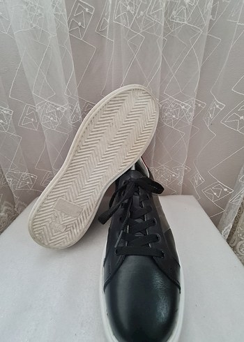 derimod 43 no

Siyah Gri Bağcıklı Erkek Spor Ayakkabı - Görsel 5