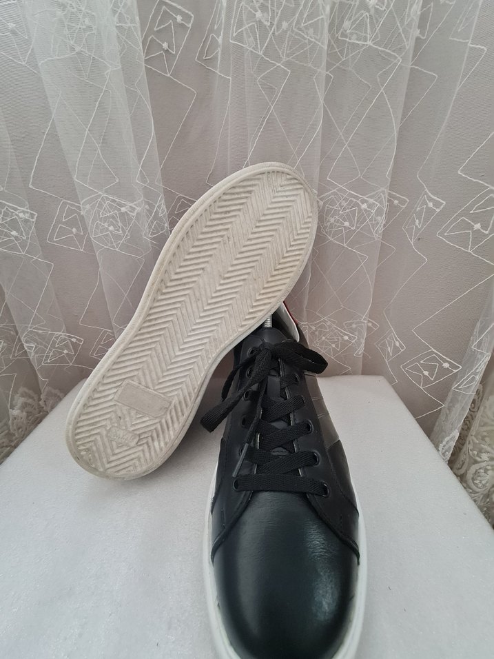 derimod 43 no

Siyah Gri Bağcıklı Erkek Spor Ayakkabı - Görsel 5