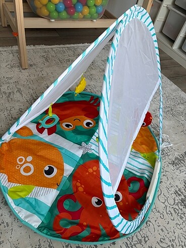 Beden fisher price renkli dostlar taşınabilir oyun matı