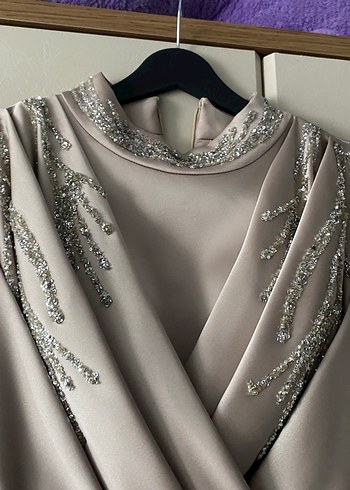 Uzun Kollu Drapeli Tesettür Abiye - Görsel 3