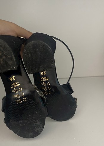 Siyah Yılan Desenli Tokalı Topuklu Ayakkabı - Görsel 3