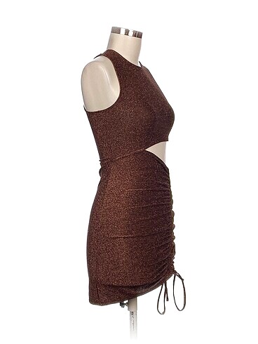 H&M H&M Kısa Elbise %70 İndirimli.