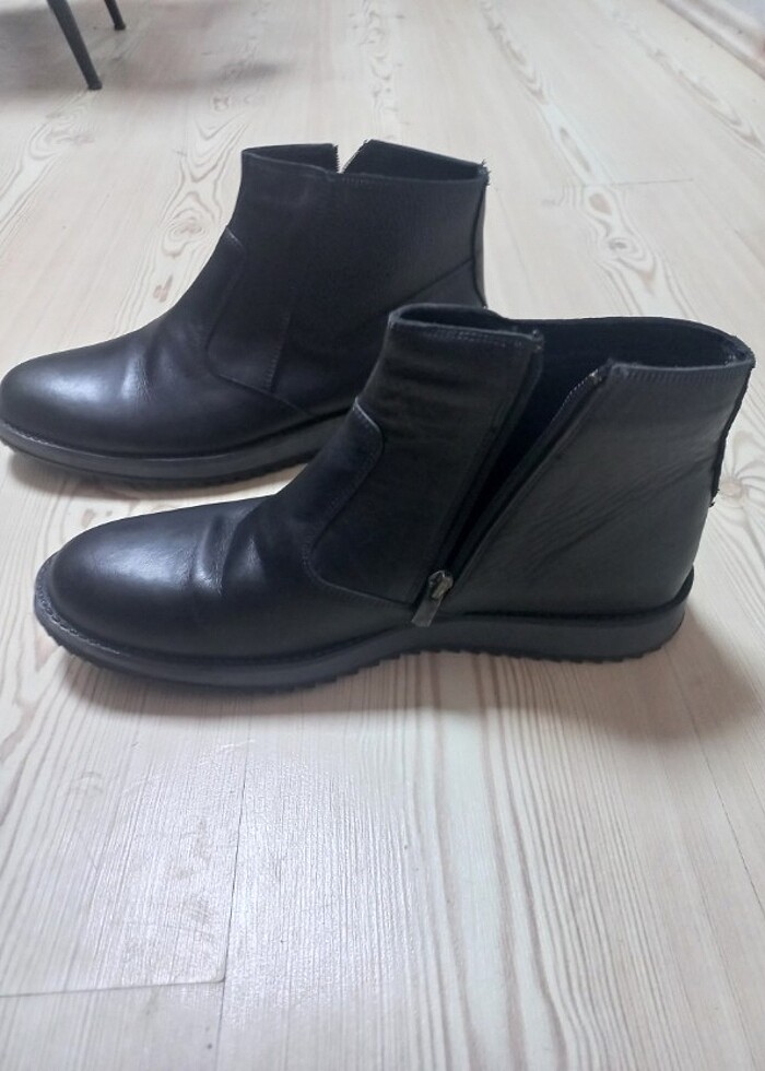 Hic giyilmemiş erkek deri bot - Görsel 3