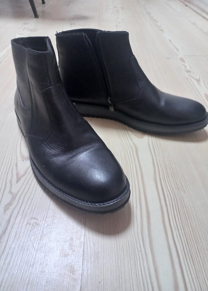 Hic giyilmemiş erkek deri bot - Görsel 4