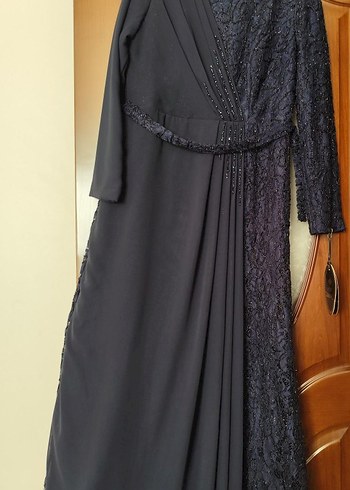 Drapeli Siyah Nakışlı Uzun Abiye Elbise - Görsel 4