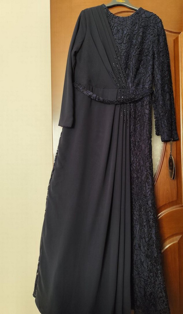Drapeli Siyah Nakışlı Uzun Abiye Elbise - Görsel 5