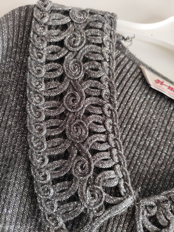 Gri V Yaka Örgü Kadın Kazak - Görsel 3