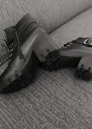 Kadın Siyah Deri Gotik Tokalı Bot - Görsel 5