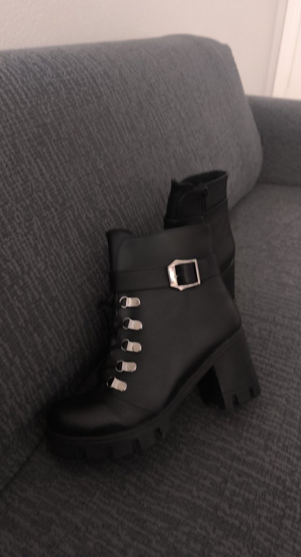 Kadın Siyah Deri Gotik Tokalı Bot - Görsel 4