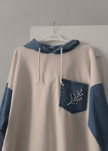Beyaz Kapüşonlu Denim Detaylı Uzun Sweatshirt - Görsel 3