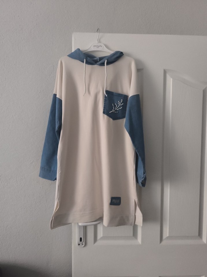 Beyaz Kapüşonlu Denim Detaylı Uzun Sweatshirt - Görsel 2