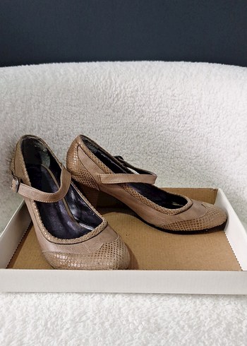 Bej Yılan Desenli Stiletto Tokalı Kadın Ayakkabı - Görsel 2