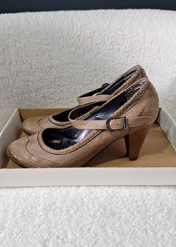 Bej Yılan Desenli Stiletto Tokalı Kadın Ayakkabı - Görsel 4