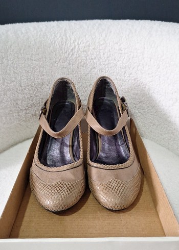 Bej Yılan Desenli Stiletto Tokalı Kadın Ayakkabı - Görsel 5