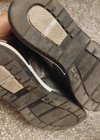 Gri Yılan Desenli Dolgu Topuklu Bağcıklı Spor Ayakkabı - Görsel 3