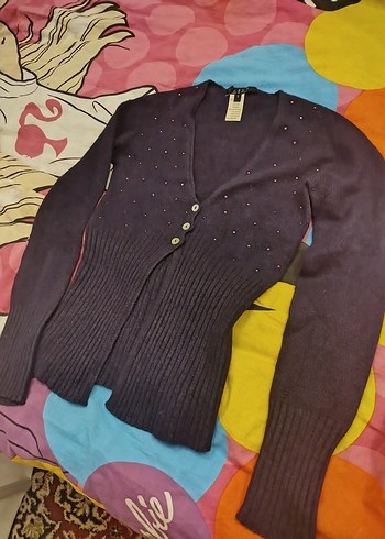 Mor V Yaka Düğmeli İnce Triko Hırka - Görsel 2