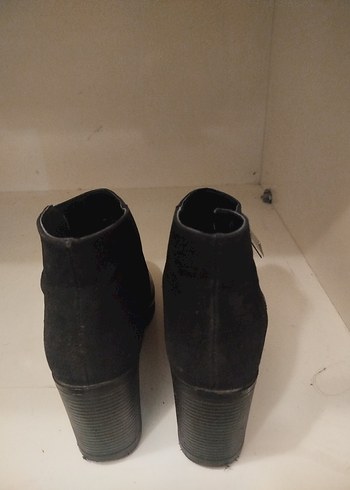 Siyah Deri Tokalı Kadın Topuklu Bot - Görsel 3