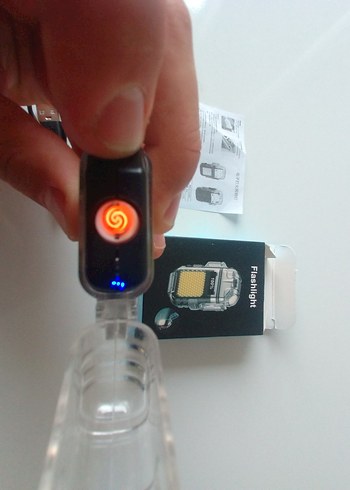 Şarjlı El Feneri ve çakmak Siyah - Görsel 2