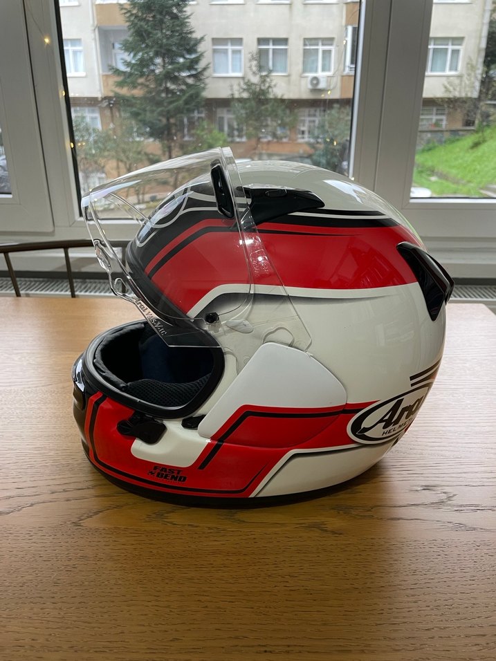 Arai Profile V Motosiklet Kaskı M Beden - Görsel 2