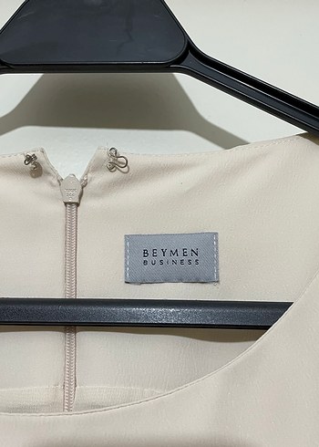 Bej Midi Düz Kesim Kolsuz Kadın Elbise - Görsel 2