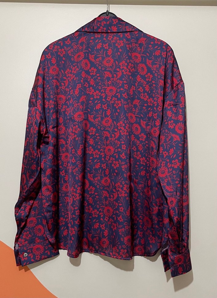 Bordo Çiçek Desenli Oversized Uzun Kollu Saten Gömlek - Görsel 2