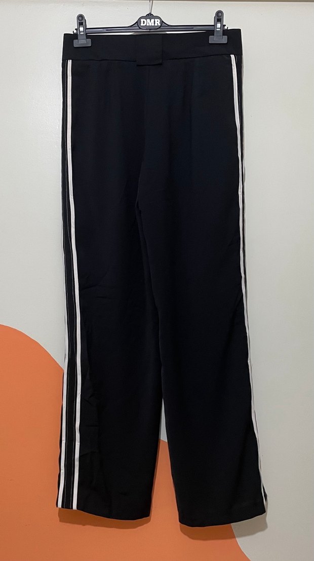 Beyaz Şeritli Kadın Siyah Kumaş Pantolon - Görsel 3