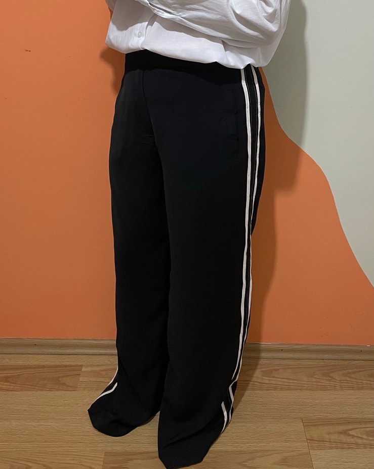 Beyaz Şeritli Kadın Siyah Kumaş Pantolon - Görsel 4