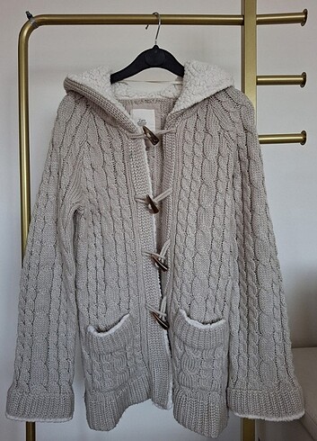 Zara marka kapuşonlu hırka 