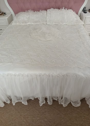 Nakışlı incili Beyaz Yatak Örtüsü - Görsel 7