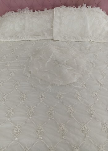 Nakışlı incili Beyaz Yatak Örtüsü - Görsel 5