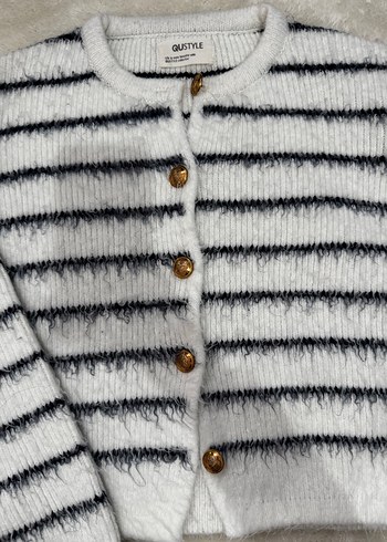 Beyaz Çizgili Örgü Kadın Hırka - Görsel 2