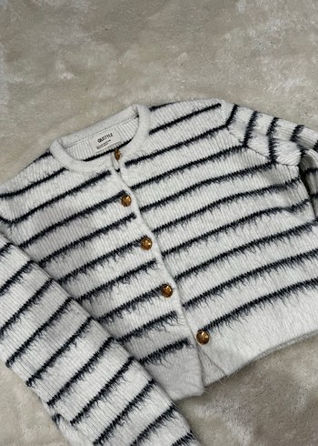 Beyaz Çizgili Örgü Kadın Hırka - Görsel 4