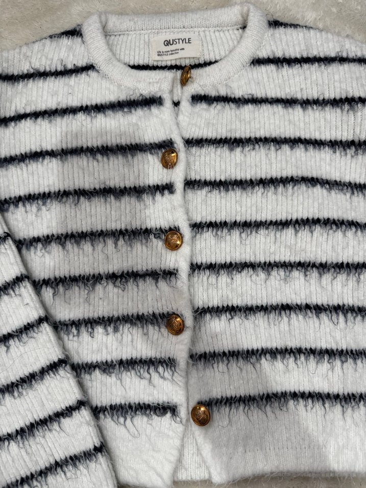 Beyaz Çizgili Örgü Kadın Hırka - Görsel 2