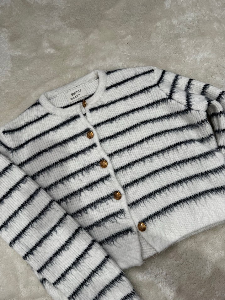 Beyaz Çizgili Örgü Kadın Hırka - Görsel 4