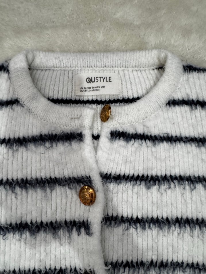 Beyaz Çizgili Örgü Kadın Hırka - Görsel 3